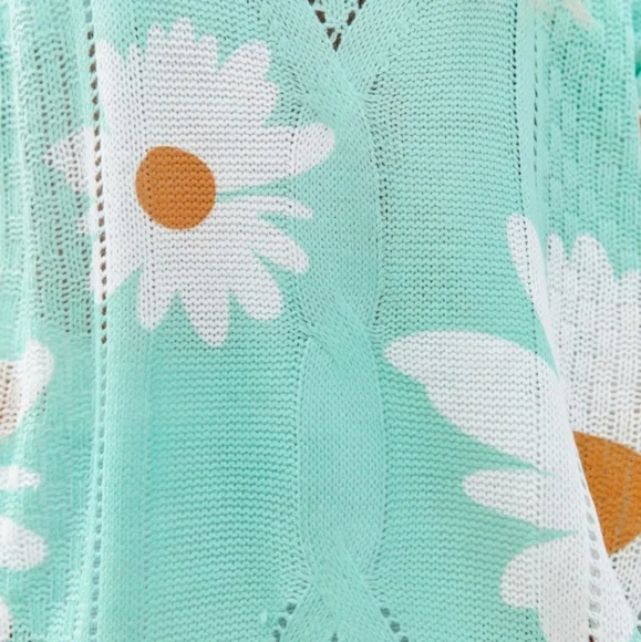 LAST CHANCE Lightweight Knit Daisy Sweater NWOT - Picture 8 of 13